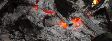 Comment recycler les cendres de votre chauffage au bois ?